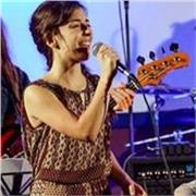 Cantante di canto jazz e pop: insegno canto, musica, improvvisazione. Per chi vuole approfondire l'esperienza vocale e musicale